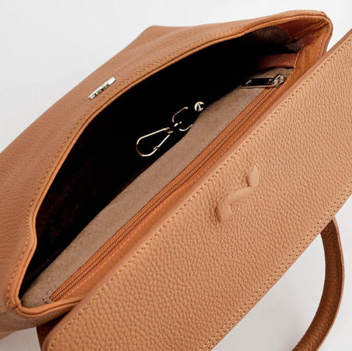 NATHAN BAUME - N251-00-18 CLARITA