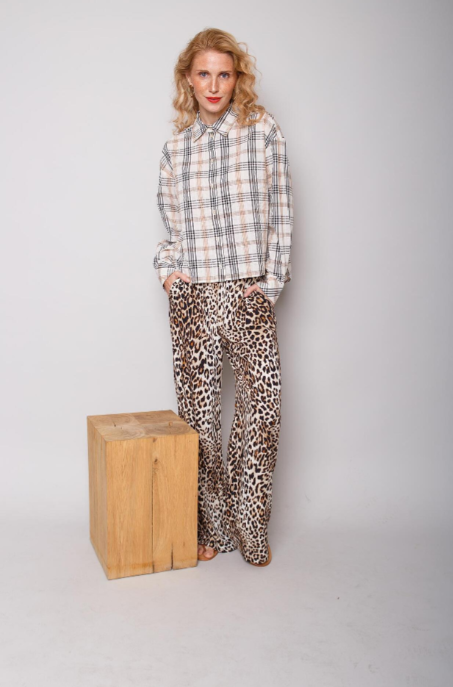 EMILY VAN DEN BERGH - 8851-201231