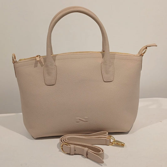 NATHAN BAUME - TINY VICTORIA